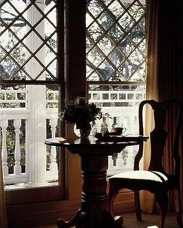 The Queen Anne 3*