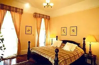 Bed & Breakfast Fairchild House 3*
