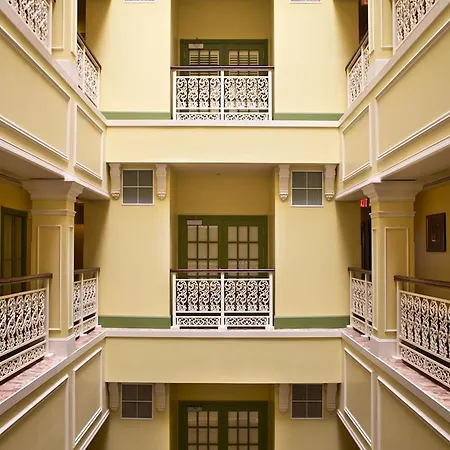 Club Wyndham La Belle Maison Resort New Orleans