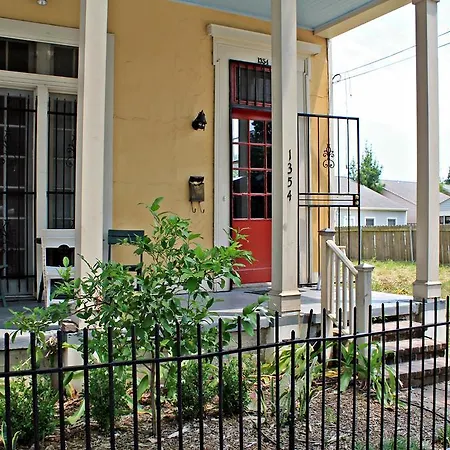 The Atlas House Hostel New Orleans