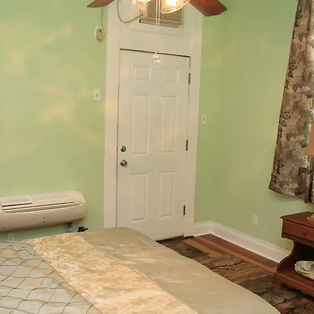 Esplanade Shotgun Holiday home *