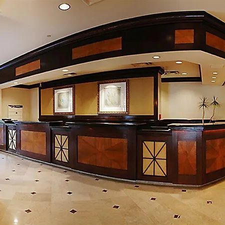 La Quinta & By Wyndham Downtown Hotel