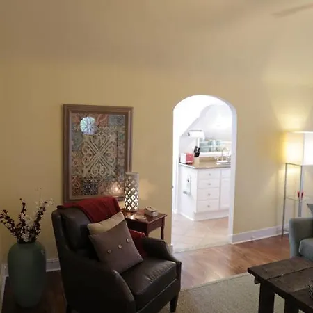 Ursulines One-bedroom Vacation 6a Apartment