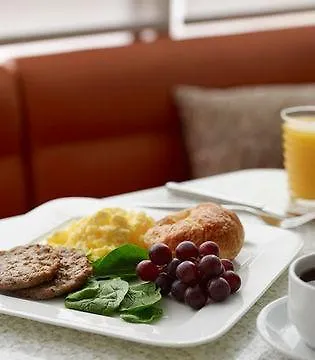 Springhill By Marriott Warehouse Arts District Hotel 3*