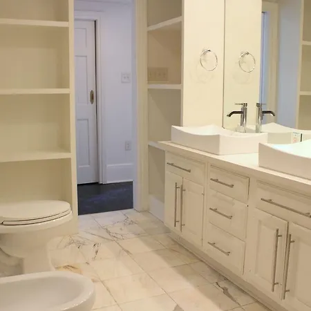 French Quarter Luxury Two-Bedroom Suite 1204 *