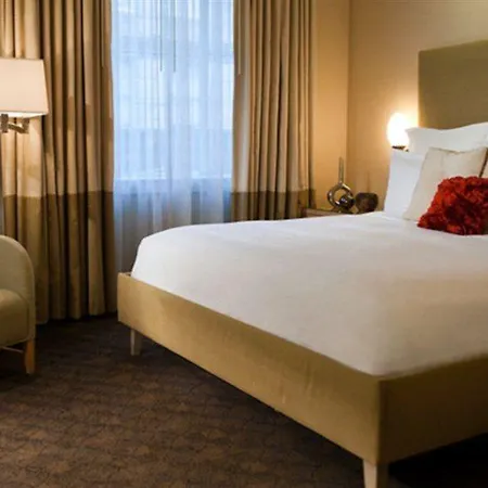 Hotel Renaissance Pere Marquette French Quarter Area