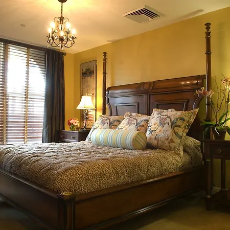 Bienville House