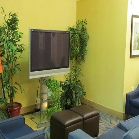 Hotel Fairfield By Marriott & Downtown French Quarter Area 3*