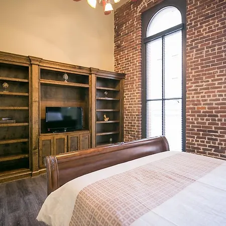Baronne Street Luxury 1Bdr Suite D Apartment