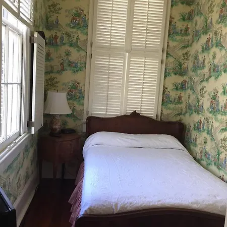 Nine-o-five Royal Hotel New Orleans