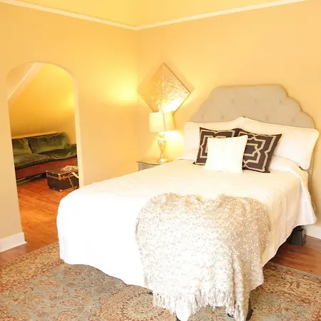 Apartment Ursulines One-bedroom Vacation 6a *