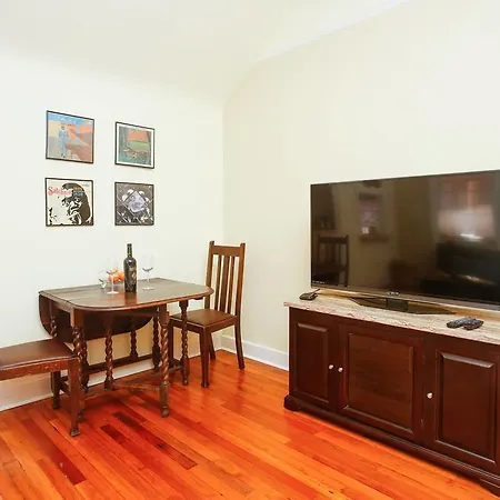 Apartment Ursulines One-Bedroom Vacation Condo 5A