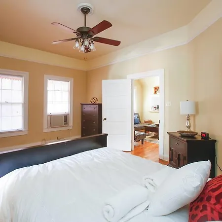 Ursulines One-Bedroom Vacation Condo 5A