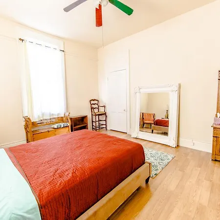 Ursulines Mansion Guest house *