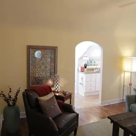 1 Bedroom On Ursulines Av., New Orleans