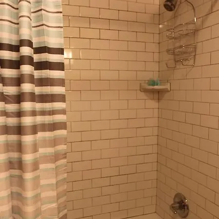 1 Bedroom In Nth Rampart St, Apartment