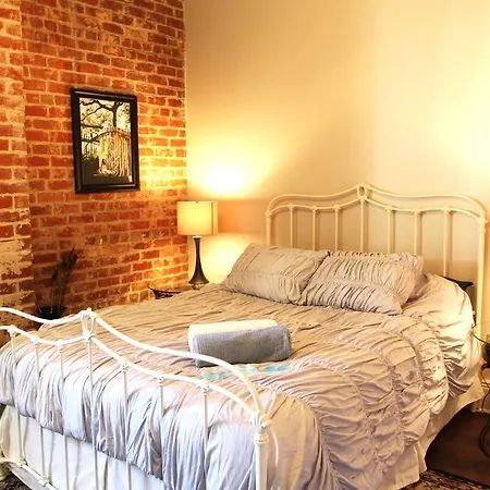 1 Bedroom In Nth Rampart St, *