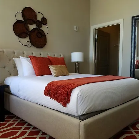 Citrine - Downtown / Bourbon St / Superdome Apartment