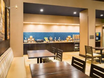 Fairfield By Marriott & Downtown French Quarter Area Hotel 3*