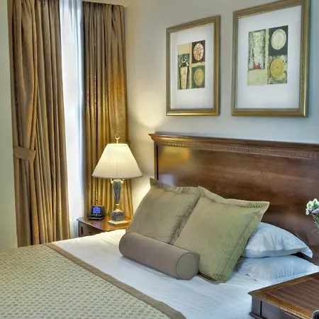 The Whitney Hotel 4*