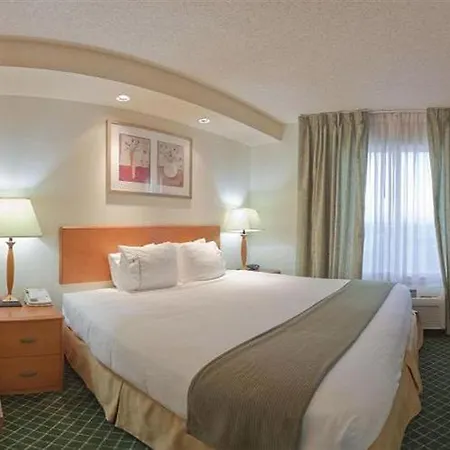 Express East By Ihg Hotel New Orleans