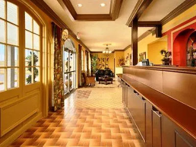 Super 8 By Wyndham Hotel 2*