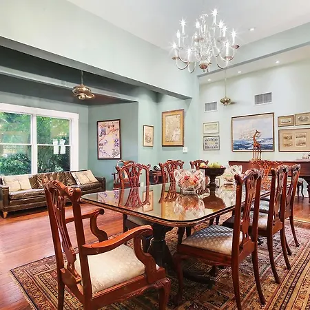 The House 3* New Orleans
