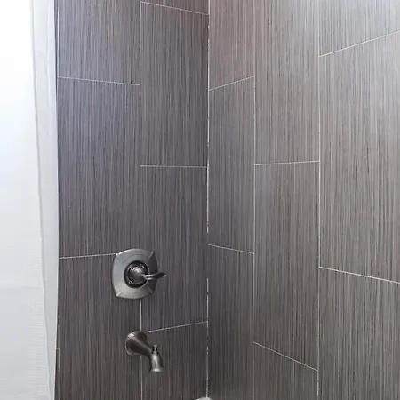 One-bedroom On S Carrollton Avenue Apt 2 By Sonder *