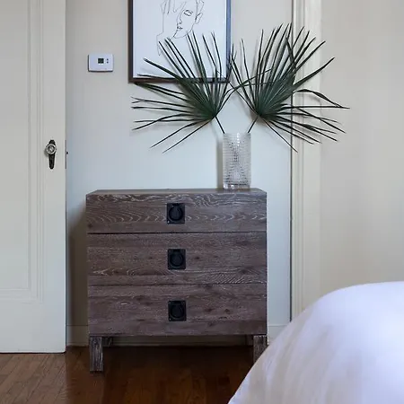 One-bedroom On S Carrollton Avenue Apt 2 By Sonder *