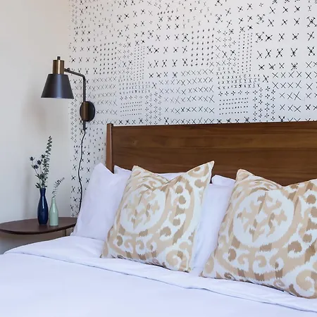 One-bedroom On S Carrollton Avenue Apt 2 By Sonder