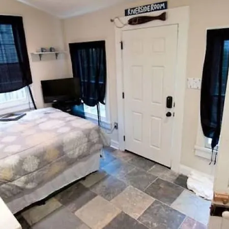 Uptown Riverside Guest house New Orleans