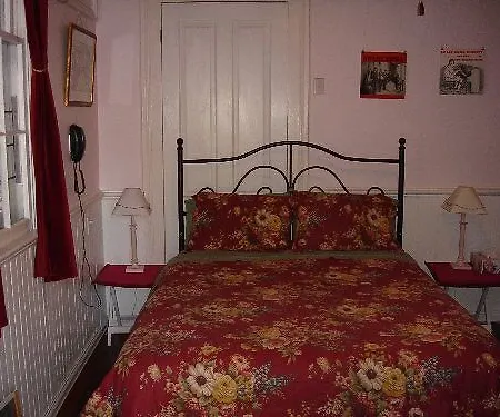 The Burgundy Bed & Breakfast 3*