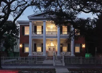 Hubbard Mansion 3*