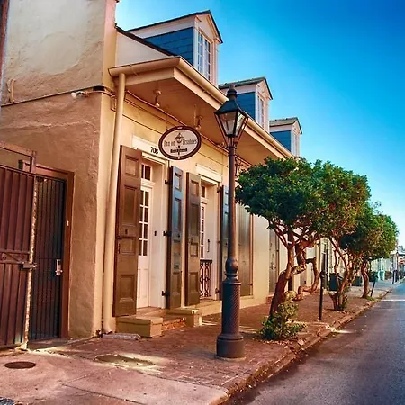 On Ursulines, A French Quarter 3* New Orleans