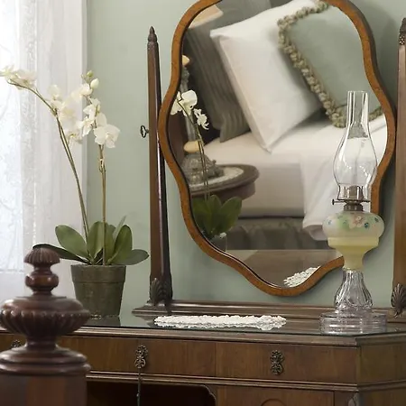 Southern Comfort Bed & Breakfast 3*