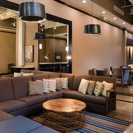 Fairfield By Marriott & Downtown French Quarter Area