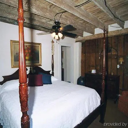 Historic Mardi Gras Inn New Orleans