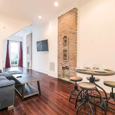 Charming 2br On Carondelet By Hosteeva Apartment New Orleans