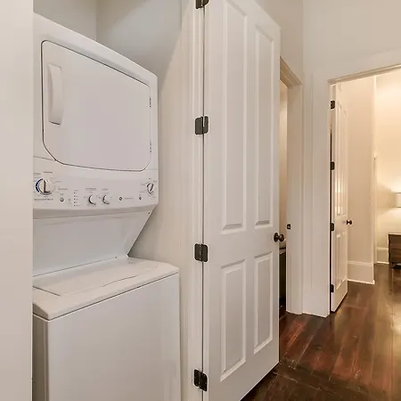 Spacious 2br In Prime Garden District Location W Pool New Orleans