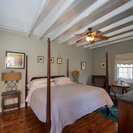Bed & Breakfast Maison De Macarty New Orleans