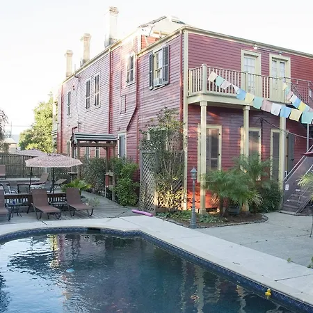 Bed & Breakfast Maison De Macarty 3*