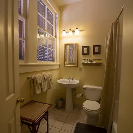 Bed & Breakfast Maison De Macarty New Orleans