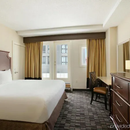 Hotel Embassy By Hilton Convention Center