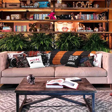 Hotel Moxy Downtown/french Quarter Area