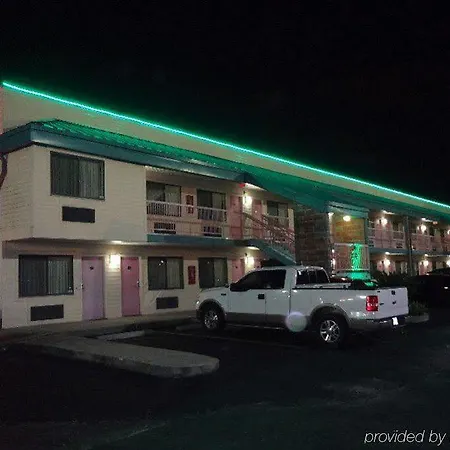 Nola & Hotel