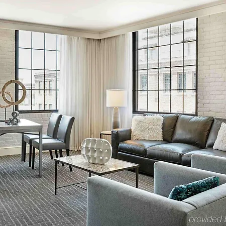 Renaissance Arts Warehouse District 4*