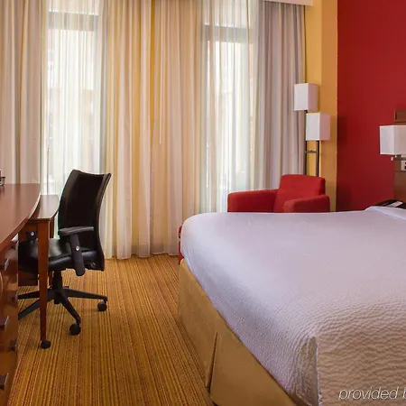 Courtyard By Marriott Downtown Near The French Quarter