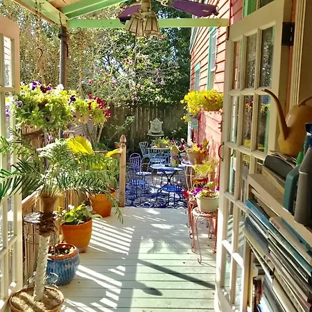 La Dauphine Bed & Breakfast 3*