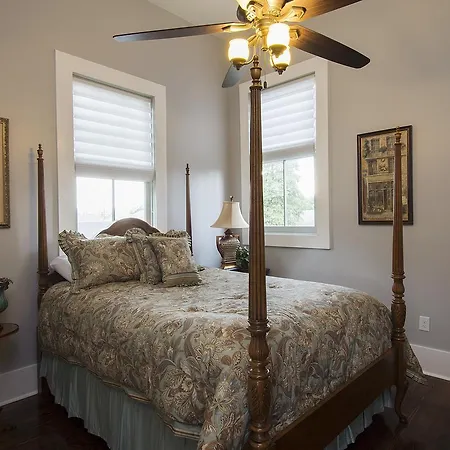 The Big Blue House Guest house 4*