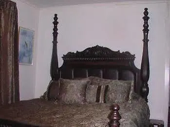 Inn Creole
